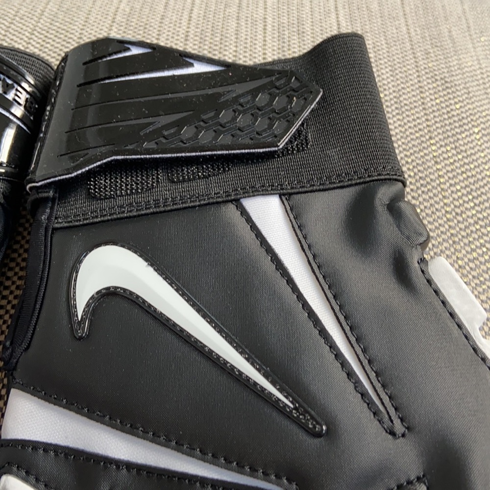 Nike gloves - Picture 3 of 10